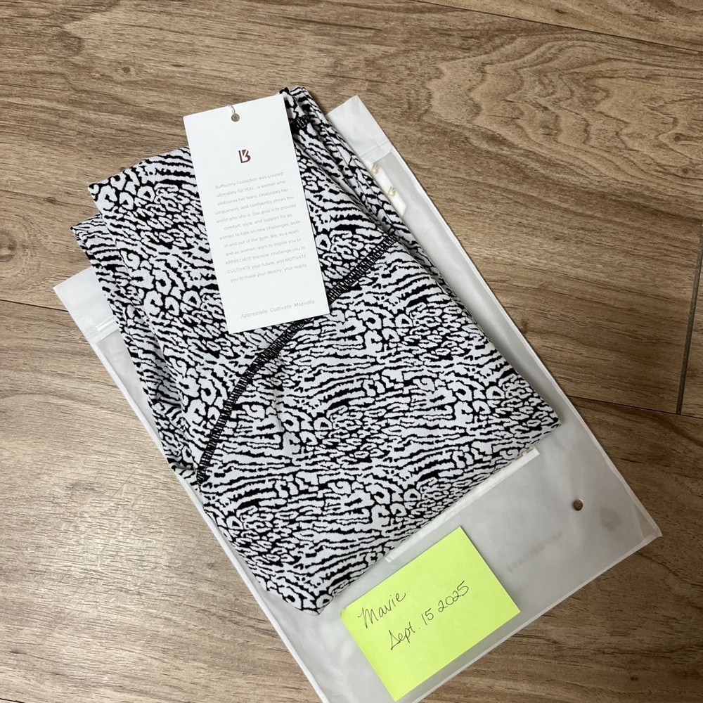 ($68) BuffBunny Evolve Jacquard Legging - Black/White Nucleus Print - XXS